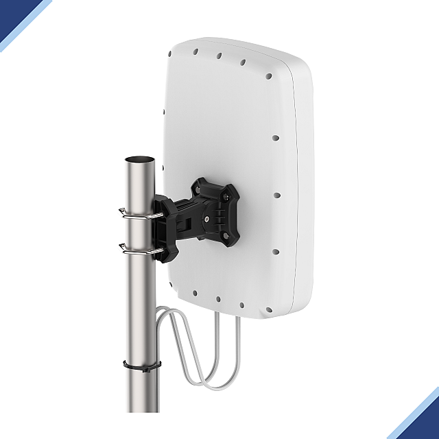 Poynting XPOL-24: 11dBi 4x4-MIMO 5G/4GLTE Unidirectional Outdoor Panel Antenna - Main